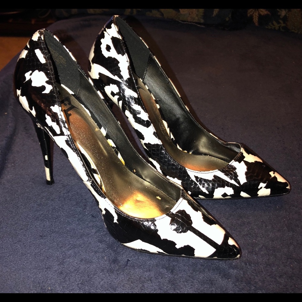 Black and White Print Woman Pump Shoe